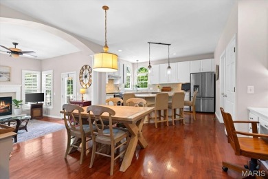 Stunning 4100 sq ft home in the desirable Far Oaks golf course on Far Oaks Golf Club in Illinois - for sale on GolfHomes.com, golf home, golf lot