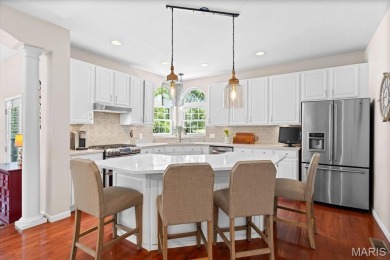 Stunning 4100 sq ft home in the desirable Far Oaks golf course on Far Oaks Golf Club in Illinois - for sale on GolfHomes.com, golf home, golf lot