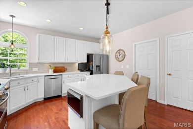 Stunning 4100 sq ft home in the desirable Far Oaks golf course on Far Oaks Golf Club in Illinois - for sale on GolfHomes.com, golf home, golf lot