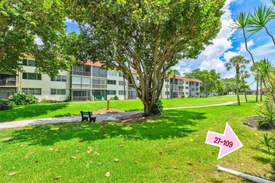Love where you live...this bright, un-furnished 2 bedrooms 2 on Hollybrook Golf and Tennis Club  in Florida - for sale on GolfHomes.com, golf home, golf lot