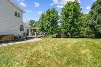 Stunning 4100 sq ft home in desirable Far Oaks golf course on Far Oaks Golf Club in Illinois - for sale on GolfHomes.com, golf home, golf lot