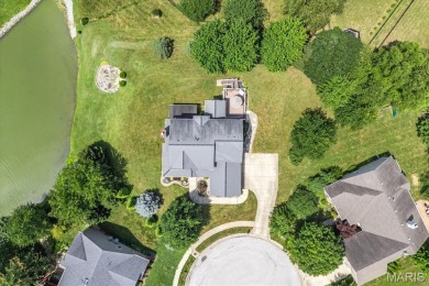 Stunning 4100 sq ft home in desirable Far Oaks golf course on Far Oaks Golf Club in Illinois - for sale on GolfHomes.com, golf home, golf lot