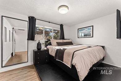 Located just blocks from Hillcrest Golf Course, this beautifully on Hillcrest Country Club, Inc. in Idaho - for sale on GolfHomes.com, golf home, golf lot