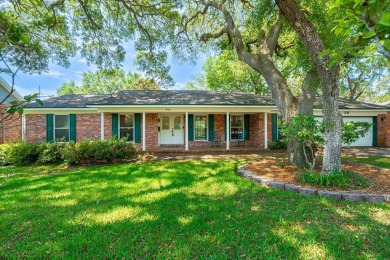Lakefront living with a pool in Kenwood! This spacious home at on Fort Walton Beach Golf Course in Florida - for sale on GolfHomes.com, golf home, golf lot