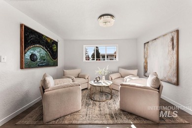 Located just blocks from Hillcrest Golf Course, this beautifully on Hillcrest Country Club, Inc. in Idaho - for sale on GolfHomes.com, golf home, golf lot