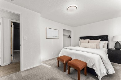 Located just blocks from Hillcrest Golf Course, this beautifully on Hillcrest Country Club, Inc. in Idaho - for sale on GolfHomes.com, golf home, golf lot