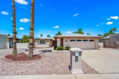 { SUN LAKES 55+ Adult Community } Refreshed home with new PAINT on Sun Lakes Country Club in Arizona - for sale on GolfHomes.com, golf home, golf lot