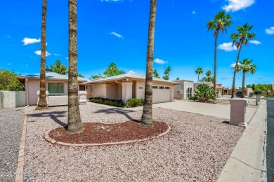 { SUN LAKES 55+ Adult Community } Refreshed home with new PAINT on Sun Lakes Country Club in Arizona - for sale on GolfHomes.com, golf home, golf lot