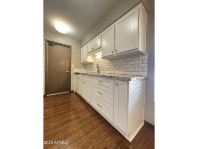 Welcome to this charming 2-bedroom, 2-bathroom home featuring a on Sun City-Willow Creek / Willow Brook  in Arizona - for sale on GolfHomes.com, golf home, golf lot