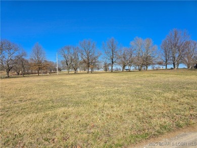 Discover the perfect spot to build your dream home! These two on Rolling Hills Country Club in Missouri - for sale on GolfHomes.com, golf home, golf lot