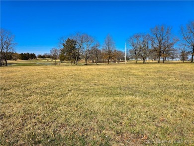 Discover the perfect spot to build your dream home! These two on Rolling Hills Country Club in Missouri - for sale on GolfHomes.com, golf home, golf lot