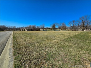 Discover the perfect spot to build your dream home! These two on Rolling Hills Country Club in Missouri - for sale on GolfHomes.com, golf home, golf lot