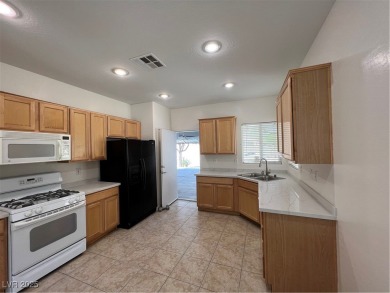 BEAUTIFUL 1-STORY HOME IN SUN CITY ALIANTE. 55+ Cummunity. 2 on Aliante Golf Club in Nevada - for sale on GolfHomes.com, golf home, golf lot