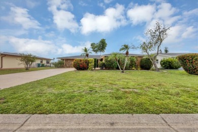 NEW OVERSIZED pool cage just installed in this fully fenced in 3 on Rotonda Golf and Country Club The Hills Course in Florida - for sale on GolfHomes.com, golf home, golf lot