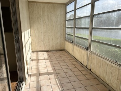 Special new Price.  A rare 1 bedroom 1 bath on the Main floor on Wynmoor Golf Course in Florida - for sale on GolfHomes.com, golf home, golf lot
