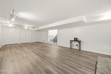 Nestled in the highly desirable Hunting Creek, this beautifully on Hunting Creek Country Club in Kentucky - for sale on GolfHomes.com, golf home, golf lot