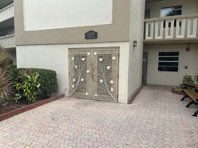 Special new Price.  A rare 1 bedroom 1 bath on the Main floor on Wynmoor Golf Course in Florida - for sale on GolfHomes.com, golf home, golf lot
