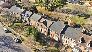 Nestled in the highly desirable Hunting Creek, this beautifully on Hunting Creek Country Club in Kentucky - for sale on GolfHomes.com, golf home, golf lot