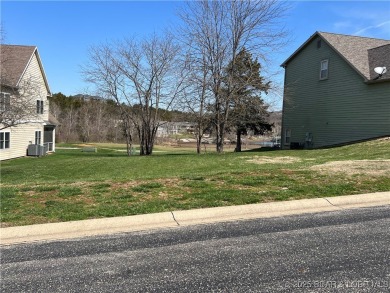 Wonderful LEVEL lot located on the 13th green of Old Kinderhook on The Club At Old Kinderhook in Missouri - for sale on GolfHomes.com, golf home, golf lot