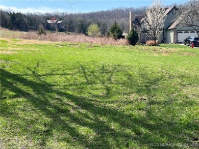 Wonderful LEVEL lot located on the 13th green of Old Kinderhook on The Club At Old Kinderhook in Missouri - for sale on GolfHomes.com, golf home, golf lot
