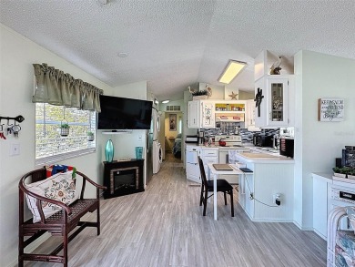 Welcome Snowbirds or Permanent Residents, 1 bedroom, 1 bath with on Glen Lakes Country Club in Florida - for sale on GolfHomes.com, golf home, golf lot