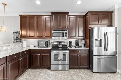 Welcome to this beautiful, move-in-ready townhouse located in on Spring Run Golf Club in Florida - for sale on GolfHomes.com, golf home, golf lot