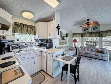 Welcome Snowbirds or Permanent Residents, 1 bedroom, 1 bath with on Glen Lakes Country Club in Florida - for sale on GolfHomes.com, golf home, golf lot