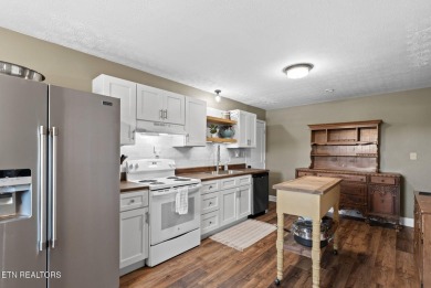 Welcome to this beautifully updated turn key 3 bedroom 2 on Lakeside Golf Course in Tennessee - for sale on GolfHomes.com, golf home, golf lot