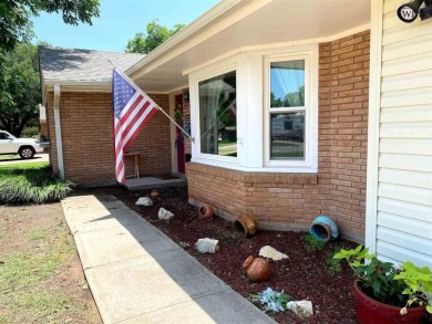 Beautiful home in a wonderful neighborhood; a short walk to a on The Champions Course At Weeks Park in Texas - for sale on GolfHomes.com, golf home, golf lot