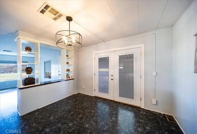 SELLER IS MOTIVATED! Seller may consider a flooring credit with on Hemet West Mobile Estates in California - for sale on GolfHomes.com, golf home, golf lot