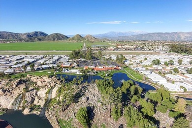 SELLER IS MOTIVATED! Seller may consider a flooring credit with on Hemet West Mobile Estates in California - for sale on GolfHomes.com, golf home, golf lot