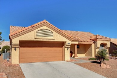 Charming single story home in the resort-style 55+ community of on Highland Falls Golf Club in Nevada - for sale on GolfHomes.com, golf home, golf lot