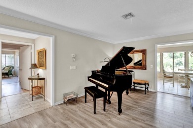 Detached home in beautiful Golf Community.  This 2bd, 2bath 2 on Bent Pine Golf Club in Florida - for sale on GolfHomes.com, golf home, golf lot