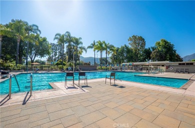 Welcome to a peaceful retreat in Leisure Village, Camarillo's on Camarillo Springs Golf Club in California - for sale on GolfHomes.com, golf home, golf lot