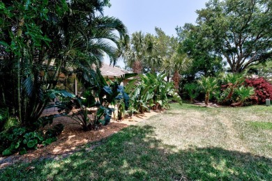 Detached home in beautiful Golf Community.  This 2bd, 2bath 2 on Bent Pine Golf Club in Florida - for sale on GolfHomes.com, golf home, golf lot