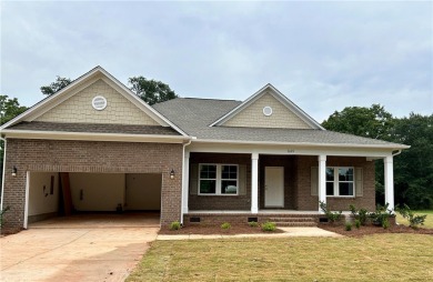 Welcome to beautiful Cross Creek Golf Club and the luxurious on Cross Creek Plantation in South Carolina - for sale on GolfHomes.com, golf home, golf lot