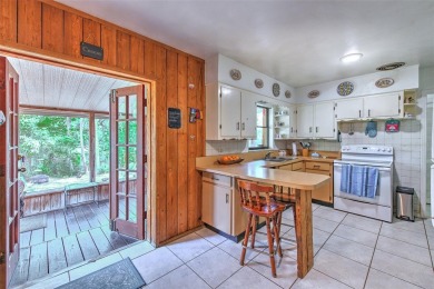 Located in the desirable Forest Hills area, this house is on Babe Zaharias Golf Course in Florida - for sale on GolfHomes.com, golf home, golf lot