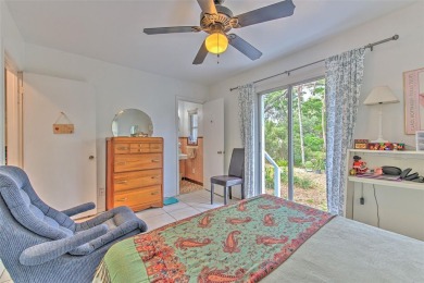 Located in the desirable Forest Hills area, this house is on Babe Zaharias Golf Course in Florida - for sale on GolfHomes.com, golf home, golf lot