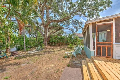 Located in the desirable Forest Hills area, this house is on Babe Zaharias Golf Course in Florida - for sale on GolfHomes.com, golf home, golf lot