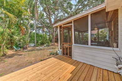 Located in the desirable Forest Hills area, this house is on Babe Zaharias Golf Course in Florida - for sale on GolfHomes.com, golf home, golf lot