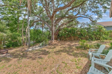 Located in the desirable Forest Hills area, this house is on Babe Zaharias Golf Course in Florida - for sale on GolfHomes.com, golf home, golf lot