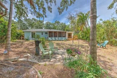 Located in the desirable Forest Hills area, this house is on Babe Zaharias Golf Course in Florida - for sale on GolfHomes.com, golf home, golf lot