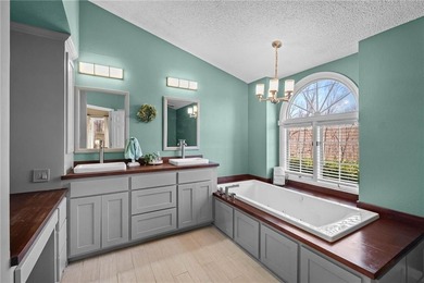 > A must-see 3-bedroom, 2-bath home featuring a desirable split on Bella Vista Country Club - Highlands in Arkansas - for sale on GolfHomes.com, golf home, golf lot