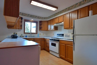 Enjoy golf course living with this charming 2-bedroom, 2-bath on Birch Pointe Golf Club in Michigan - for sale on GolfHomes.com, golf home, golf lot