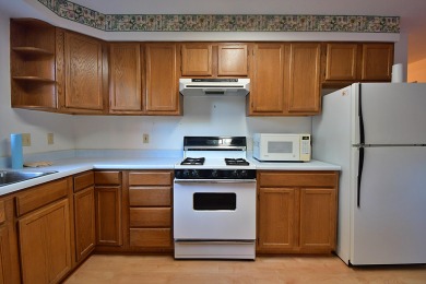 Enjoy golf course living with this charming 2-bedroom, 2-bath on Birch Pointe Golf Club in Michigan - for sale on GolfHomes.com, golf home, golf lot