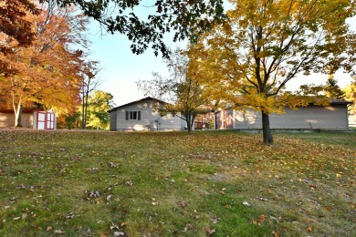 Enjoy golf course living with this charming 2-bedroom, 2-bath on Birch Pointe Golf Club in Michigan - for sale on GolfHomes.com, golf home, golf lot