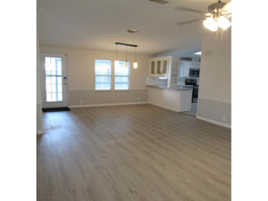 A must see 3/2 split floor plan home providing 1,568 sq ft of on Brookridge Country Club in Florida - for sale on GolfHomes.com, golf home, golf lot