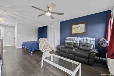 Move-in ready and recently updated, this efficiency condo in the on Possum Trot Golf Course in South Carolina - for sale on GolfHomes.com, golf home, golf lot