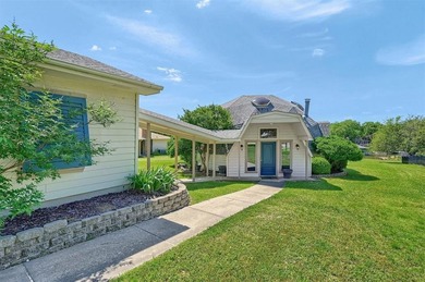 Unique lakefront home with nice updates, two bedrooms and  2 on Lake Kiowa Golf Course in Texas - for sale on GolfHomes.com, golf home, golf lot