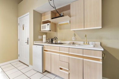 Want a great buy?  This 3 Bed 3 bath Condo is ready for you on Thousand Hills Golf Resort in Missouri - for sale on GolfHomes.com, golf home, golf lot
